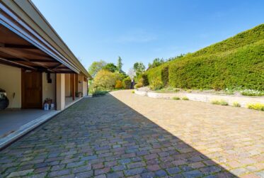 For Sale - Exceptional Property with Breathtaking Lake & Alpine Views