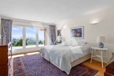 A vendre - Propriété d'Exception avec Vue Imprenable sur le Lac & les Alpes