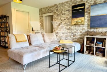 For sale – Beautiful 4.5-room apartment with terrace and 330 m² garden.