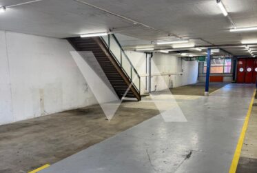 A louer - Atelier de plain-pied avec bureaux