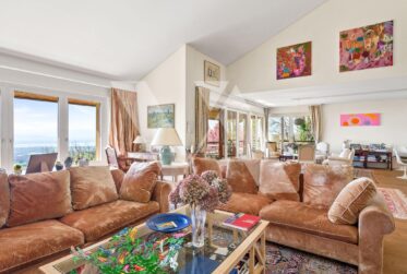 A vendre - Propriété d'Exception avec Vue Imprenable sur le Lac & les Alpes