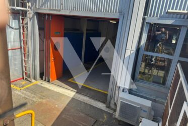 A louer - Atelier de plain-pied avec bureaux