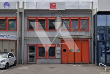 A louer - Atelier de plain-pied avec bureaux