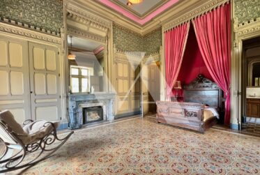 A vendre - Château d'exception situé au coeur du Jura français