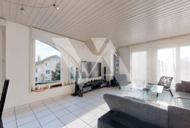 A louer - Spacieux appartement de 4.5 pièces avec balcon, grenier et cave