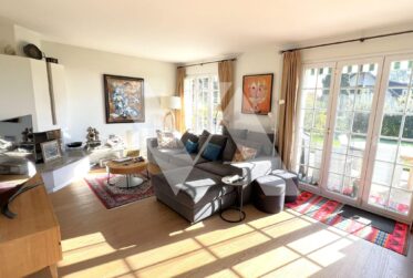 For Sale – Beautiful Detached Villa with Swimming Pool in the Heart of the Village