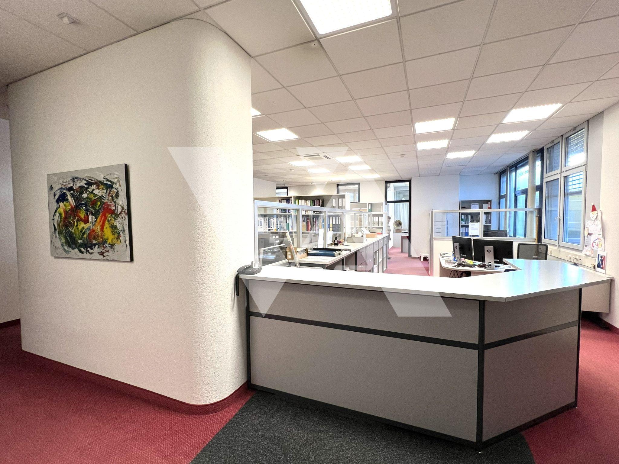 A louer – Surface de bureaux à proximité du centre-ville et de l’autoroute