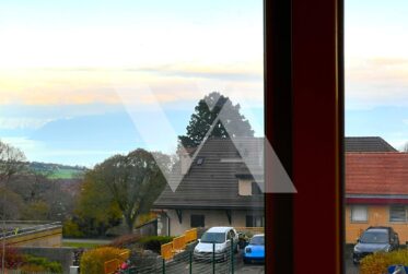 A vendre - Appartement de 2 pièces au coeur du village, avec échappée sur le lac