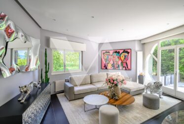 A vendre - Superbe villa d’architecte avec piscine