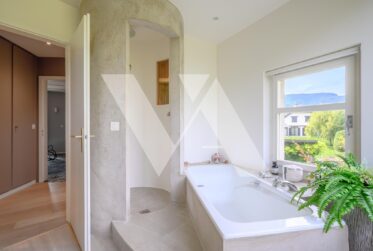 A vendre - Superbe villa d’architecte avec piscine