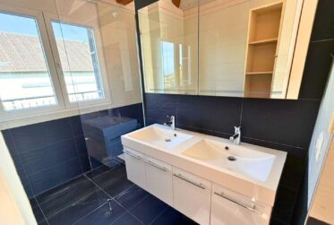 A louer - Surface de bureaux en duplex à Perroy