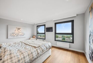 A vendre - Villa individuelle de 12 pièces avec vue sur le lac