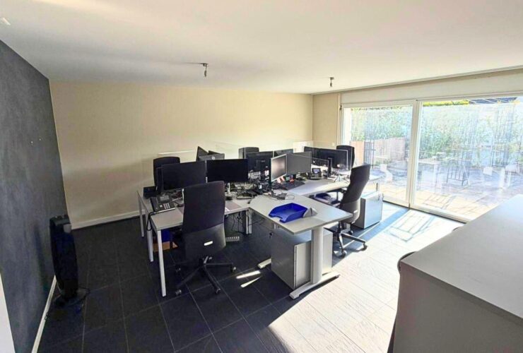 A louer - Surface de bureaux en duplex à Perroy