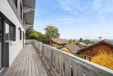 A vendre - Villa individuelle de 12 pièces avec vue sur le lac