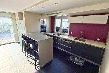 A louer - Surface de bureaux en duplex à Perroy