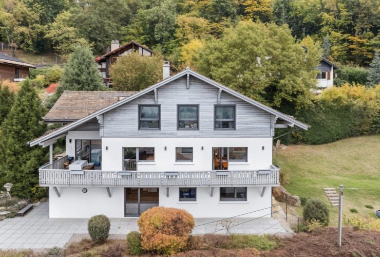 A vendre - Villa individuelle de 12 pièces avec vue sur le lac