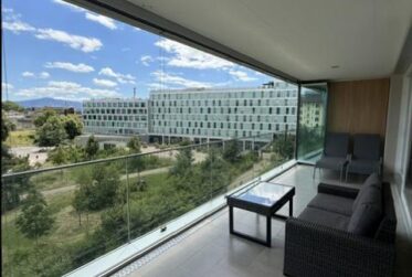 A louer - Appartement de 4.5 pièces avec loggia et jardin d'hiver à Nyon