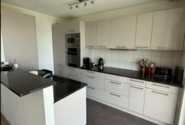 A louer - Appartement de 4.5 pièces avec loggia et jardin d'hiver à Nyon