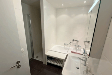 A louer - Appartement de 4.5 pièces avec loggia et jardin d'hiver à Nyon