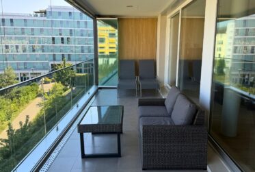 A louer - Appartement de 4.5 pièces avec loggia et jardin d'hiver à Nyon