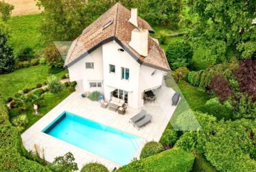 A vendre - Villa de caractère avec piscine à Signy