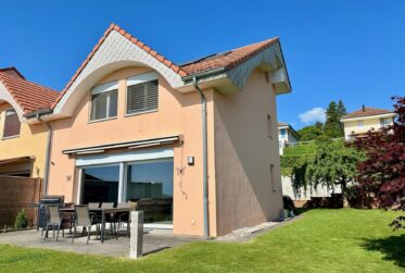For Sale - Beautiful renovated villa with garden and panoramic views of the Alps