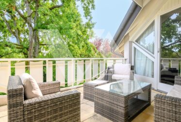 A vendre - Villa de caractère avec piscine à Signy