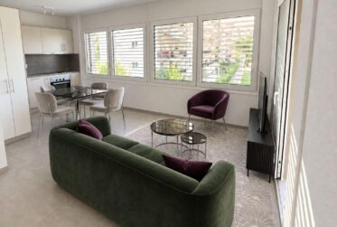 For Rent - Elegant 2.5-room apartment with loggia in the center of Nyon