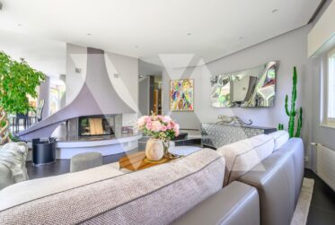 A vendre - Villa de caractère avec piscine à Signy