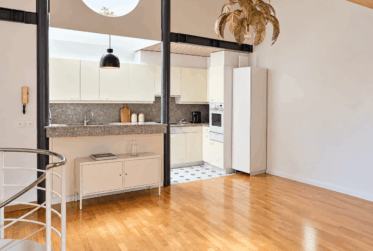 For rent in Nyon - 3-room duplex apartment just steps from the lake